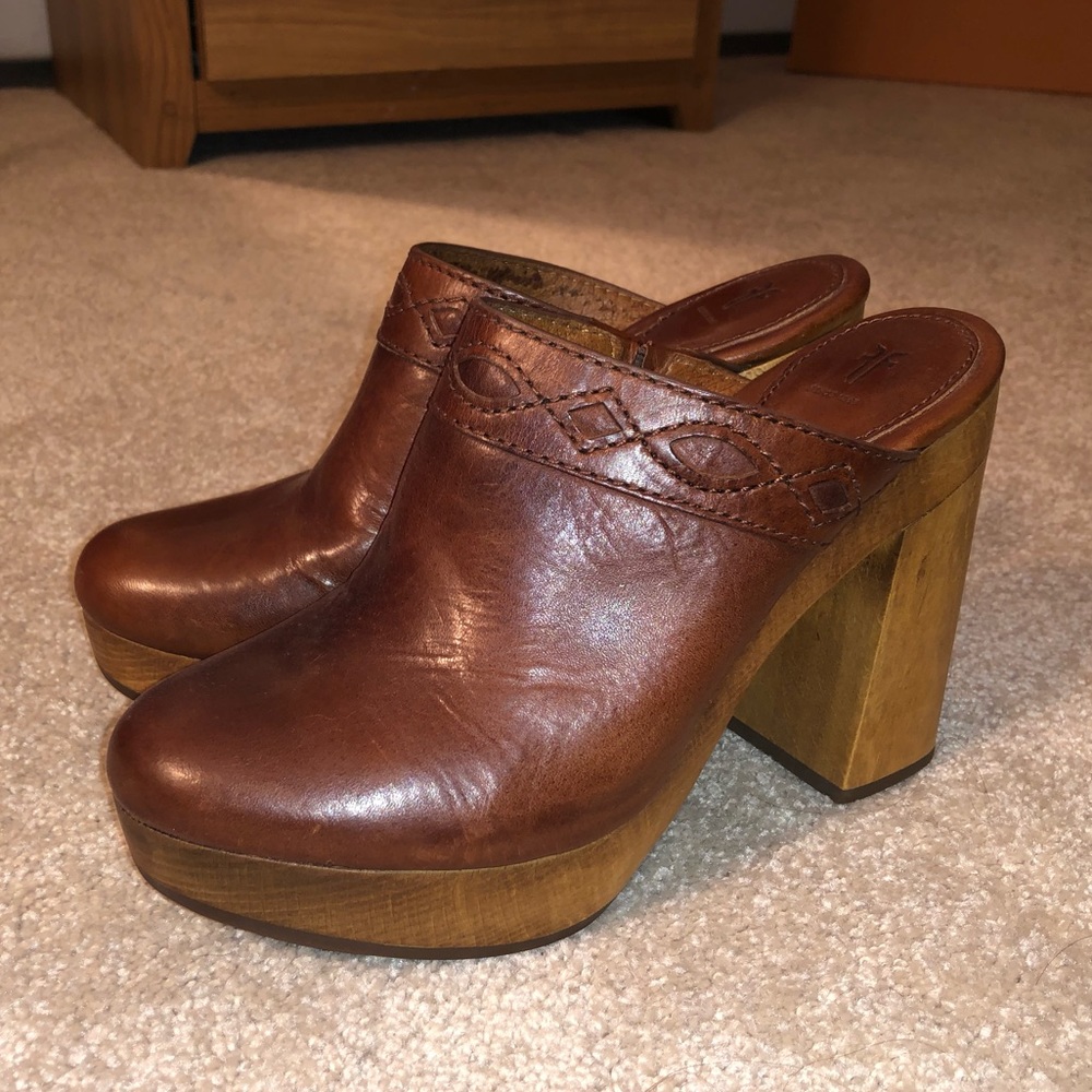 Frye Emily Clog